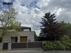 Pronájem rodinného domu, Jesenice - Zdiměřice, V Podlesí, 184 m2