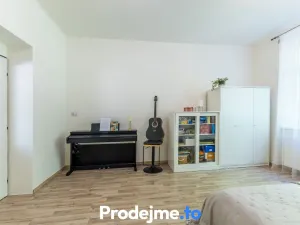 Pronájem bytu 1+1, Praha - Smíchov, Bieblova, 42 m2