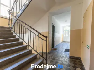 Pronájem bytu 1+1, Praha - Smíchov, Bieblova, 34 m2