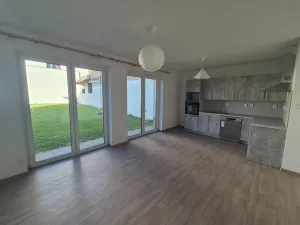 Pronájem bytu 1+kk, Stochov, Osvobození, 39 m2