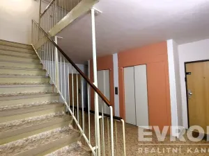 Pronájem bytu 3+1, Praha - Strašnice, Křenická, 65 m2