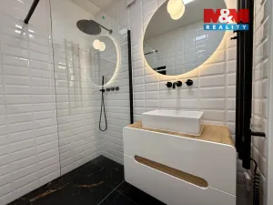 Pronájem bytu 1+1, Praha - Smíchov, Vltavská, 40 m2