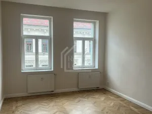 Pronájem bytu 1+1, Praha - Smíchov, Plzeňská, 46 m2