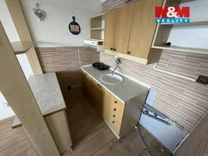 Pronájem bytu 1+kk, Hradec Králové - Třebeš, Hradecká, 35 m2