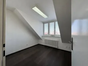 Pronájem kanceláře, Praha - Horní Počernice, Bystrá, 120 m2