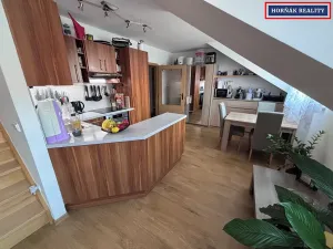 Pronájem atypického bytu, Bučovice, Slavkovská, 82 m2