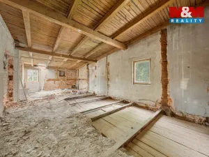 Prodej obchodního prostoru, Benešov nad Ploučnicí, náměstí Míru, 900 m2