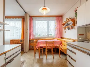Prodej bytu 3+1, Praha - Prosek, Prosecká, 69 m2