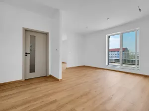Prodej bytu 2+kk, Milovice, Topolová, 60 m2