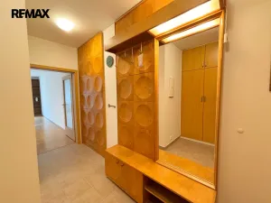 Pronájem bytu 1+kk, Praha - Záběhlice, Podle náhonu, 41 m2