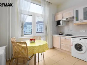 Prodej bytu 1+1, Karlovy Vary - Drahovice, Vítězná, 40 m2