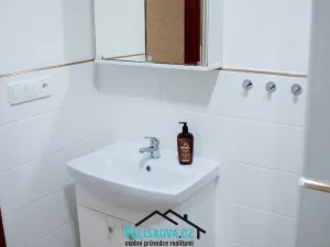 Pronájem bytu 1+kk, Kroměříž, Stoličkova, 28 m2
