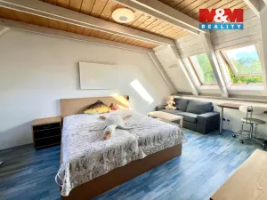 Prodej rodinného domu, Knovíz, 214 m2