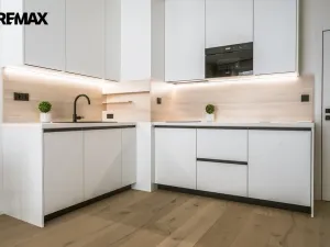 Pronájem bytu 1+kk, Praha - Vršovice, Krymská, 26 m2