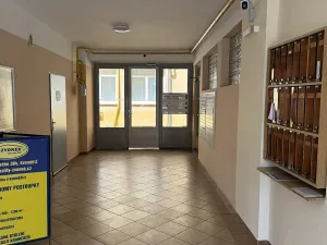 Pronájem kanceláře, Kroměříž, Vejvanovského, 14 m2