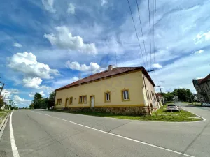 Prodej komerčního pozemku, Hořany, 563 m2
