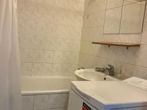 Pronájem bytu 1+1, Praha - Kobylisy, Paláskova, 35 m2