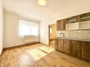 Pronájem bytu 2+kk, Náchod, Žižkova, 48 m2