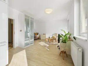 Pronájem bytu 1+kk, Praha - Strašnice, Janýrova, 37 m2