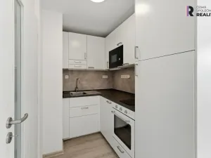 Prodej bytu 1+kk, Praha - Hloubětín, Šestajovická, 30 m2