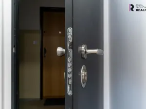 Prodej bytu 1+kk, Praha - Hloubětín, Šestajovická, 30 m2