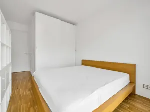 Pronájem bytu 2+kk, Praha - Karlín, Rohanské nábřeží, 52 m2