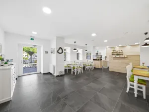 Pronájem restaurace, Hardegg Stadt,Hardegg,Rakousko, 100 m2