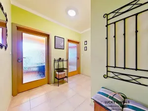 Pronájem bytu 2+kk, Praha - Uhříněves, Saturnova, 46 m2