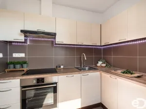 Prodej bytu 3+1, Praha - Prosek, Ctěnická, 67 m2