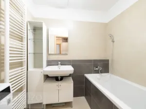 Prodej bytu 3+kk, Moravany, Jabloňová, 66 m2