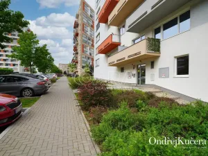 Prodej bytu 1+kk, Praha - Horní Měcholupy, Modenská, 70 m2