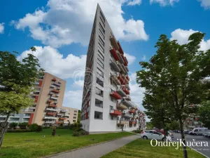 Prodej bytu 1+kk, Praha - Horní Měcholupy, Modenská, 70 m2