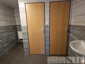 Pronájem obchodního prostoru, Dobřany, Školní, 79 m2