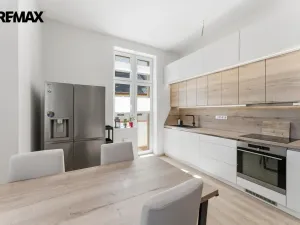 Prodej bytu 4+kk, Stěžery, Zámecká, 110 m2