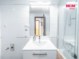 Pronájem bytu 2+kk, Praha - Letňany, Hlučkova, 60 m2