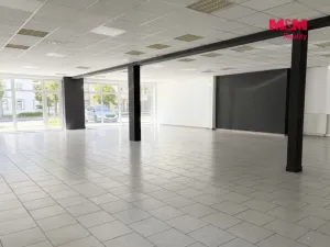 Pronájem obchodního prostoru, Pardubice, Smetanovo náměstí, 350 m2