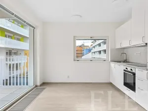 Pronájem bytu 1+kk, Praha - Karlín, Křižíkova, 31 m2