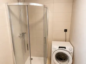 Pronájem bytu 1+kk, Praha - Hlubočepy, Na Zlíchově, 26 m2