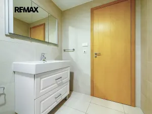 Pronájem bytu 1+kk, Praha - Žižkov, Ke kapslovně, 53 m2