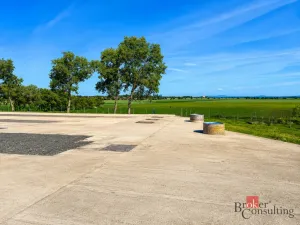 Pronájem skladu, Měník, 5000 m2