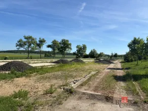 Pronájem skladu, Měník, 5000 m2