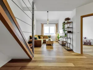Prodej bytu 3+kk, Šestajovice, Komenského, 116 m2