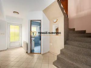 Prodej rodinného domu, Lešná, 190 m2