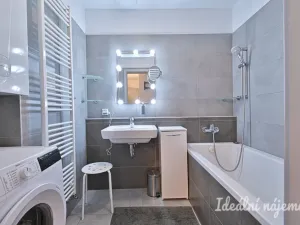 Pronájem bytu 2+kk, Moravany, Višňová, 61 m2