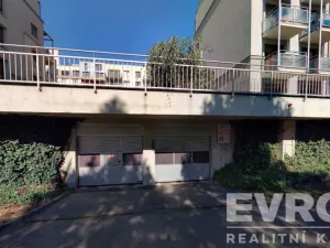 Pronájem garážového stání, Praha - Dejvice, Heinemannova, 21 m2