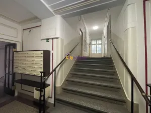Pronájem bytu 2+1, Praha - Holešovice, V háji, 57 m2