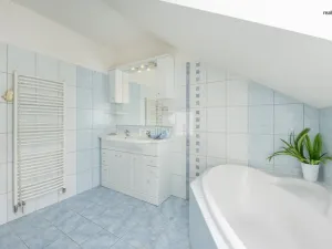 Prodej rodinného domu, Kamenice - Struhařov, Slunečná, 200 m2