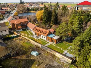 Prodej činžovního domu, Rynholec, nám. 1. máje, 561 m2