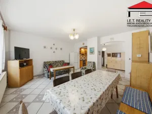 Prodej činžovního domu, Rynholec, nám. 1. máje, 561 m2