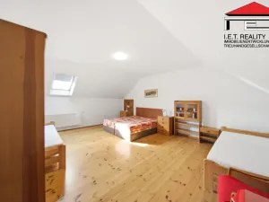 Prodej činžovního domu, Rynholec, nám. 1. máje, 561 m2